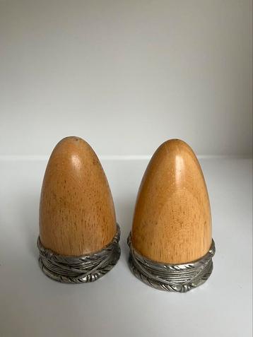 Peper en zoutvat beschikbaar voor biedingen