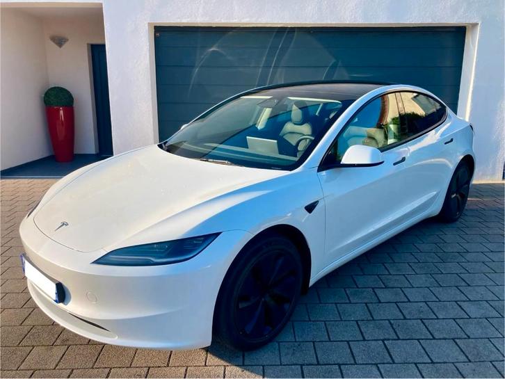 TESLA MODEL 3 HIGHLAND vente à pro de l'auto, Auto's, Tesla, Bedrijf, Model 3, Achteruitrijcamera, Adaptive Cruise Control, Elektrische koffer
