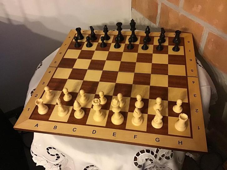 Professionele schaakspel, groot bord en verzwaarde stukken., Hobby en Vrije tijd, Gezelschapsspellen | Bordspellen, Zo goed als nieuw