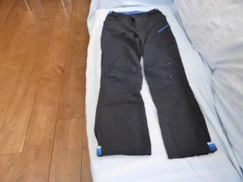 Broek. Wandelbroek Quechua. Maat 152 tot 164., Kinderen en Baby's, Kinderkleding | Maat 152, Zo goed als nieuw, Jongen of Meisje