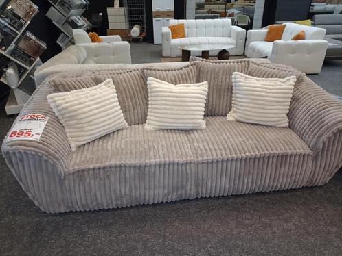 VL Zetel 3-zit B. 255cm 'LORIE' licht taupe kleur + Levering, Huis en Inrichting, Zetels | Voetbanken en poefs, Nieuw, Stof, Ophalen of Verzenden