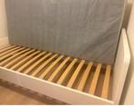 Bed met matras, Huis en Inrichting, Slaapkamer | Bedden, Ophalen, 100 cm, Eenpersoons, Wit
