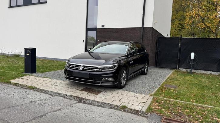 VW Passat Variant R-Line 1.6Tdi Euro 6B !!!, Autos, Volkswagen, Particulier, Passat, Caméra de recul, Phares directionnels, Régulateur de distance