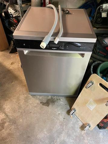 Whirlpool afwasmachine 6maanden gebruikt beschikbaar voor biedingen