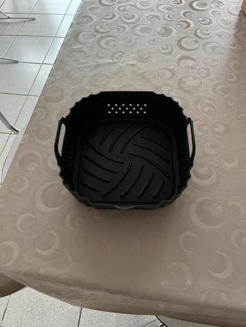 Siliconen mandje voor airfryer beschikbaar voor biedingen