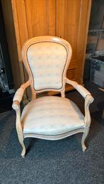 klassieke, gestoffeerde houten fauteuil in Louis XV-stijl, Huis en Inrichting, Fauteuils, Ophalen, Minder dan 75 cm, Zo goed als nieuw