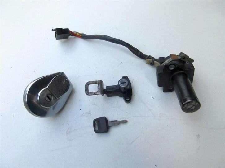 Honda VF500 slotenset Magna VF 500 contactslot tankdop PC13, Motoren, Onderdelen | Honda, Gebruikt, Ophalen of Verzenden