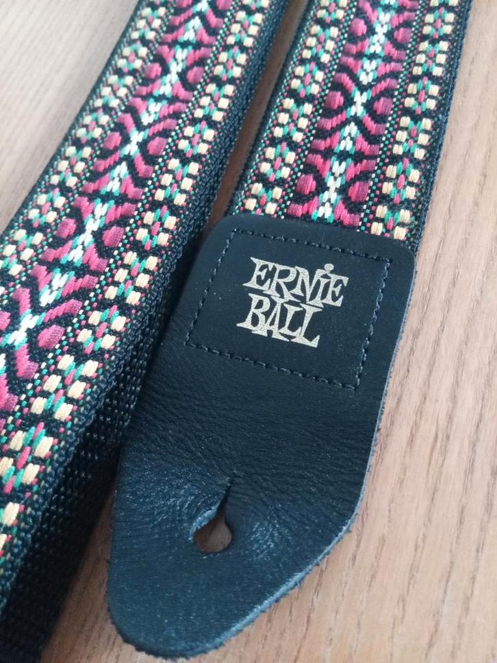 Guitar strap + strap retainer system, Muziek en Instrumenten, Instrumenten | Toebehoren, Ophalen of Verzenden