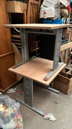 Te koop 2 kleine computertafels, Ophalen of Verzenden, Zo goed als nieuw