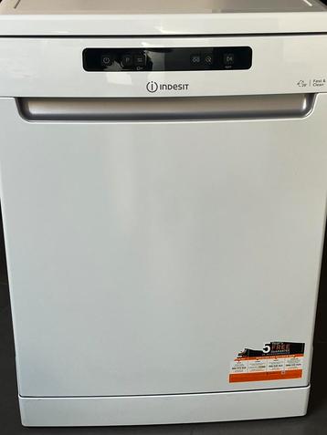 Vrijstaande Vaatwasser  Indesit