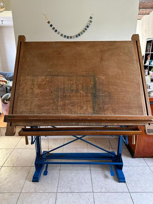 Vintage industriële tekentafel op metalen voet, Antiek en Kunst, Antiek | Meubels | Tafels, Ophalen