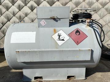 Dubbelwandige mobiele mazouttank  beschikbaar voor biedingen