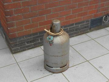 GASFLES     HALFVOL, Doe-het-zelf en Bouw, Verwarming en Radiatoren, Ophalen, Gebruikt