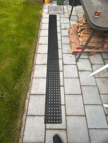 RUBAN  / CAOUTCHOUC  / TAPIS DE GOUTTIÈRE  longueur 3m, Enlèvement, Comme neuf