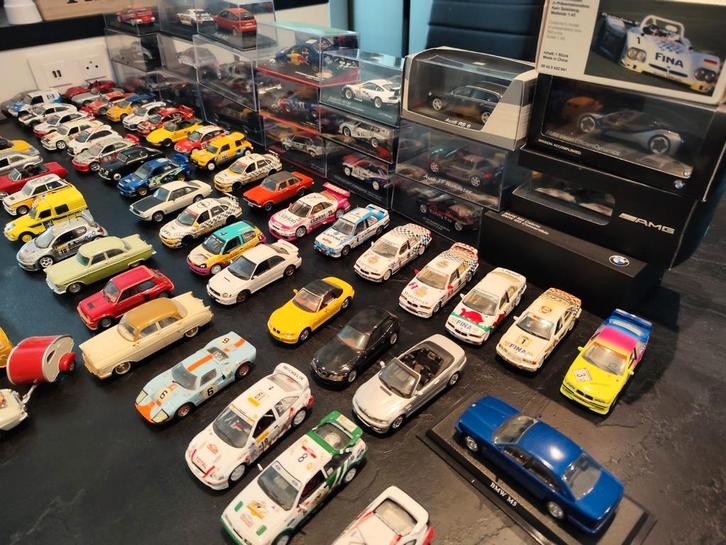 88 1:43 model auto's, Hobby en Vrije tijd, Modelbouw | Radiografisch | Auto's, Zo goed als nieuw, Ophalen
