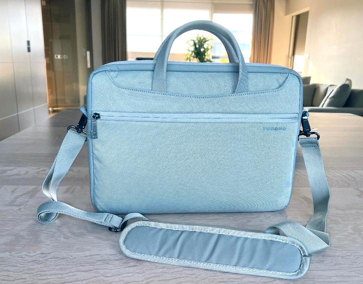 Tucano (Italië) Notebook tas / Laptop tas / Schoudertas, Informatique & Logiciels, Sacoches d'ordinateur portable, Comme neuf