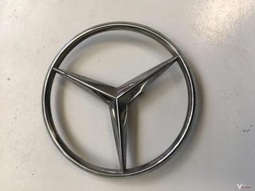 Embleems  Mercedes van alles op voorraad beschikbaar voor biedingen