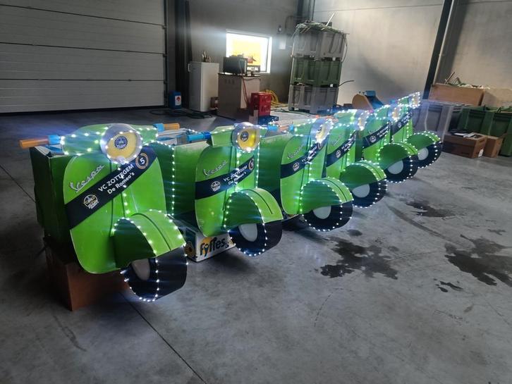 Vespas de carnaval, 6 pièces, Tickets & Billets, Loisirs | Autre