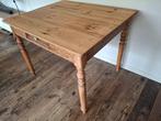 Oude boerentafel met lade en gedraaide poten. Oude tafel, Huis en Inrichting, Ophalen, Gebruikt