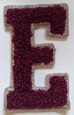 Letter E - vintage 7x4.5cm, Hobby en Vrije tijd, Kledingapplicaties en Hotfix, Ophalen of Verzenden, Gebruikt, Overige applicaties