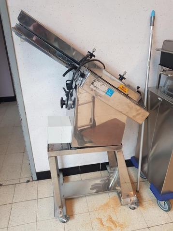 BROODSNIJMACHIENE beschikbaar voor biedingen