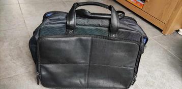 Cartable en cuir noir intérieur bleu  beschikbaar voor biedingen