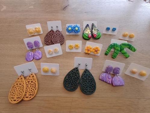 Lot de boucles d'oreilles différentes (17 paires), Bijoux, Sacs & Beauté, Boucles d'oreilles, Neuf, Puces ou Clous, Autres matériaux