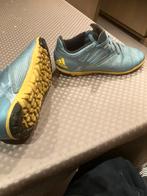 Voetbalschoenen kunstgras Adidas maat 35,5, Sport en Fitness, Voetbal, Ophalen, Gebruikt, Schoenen