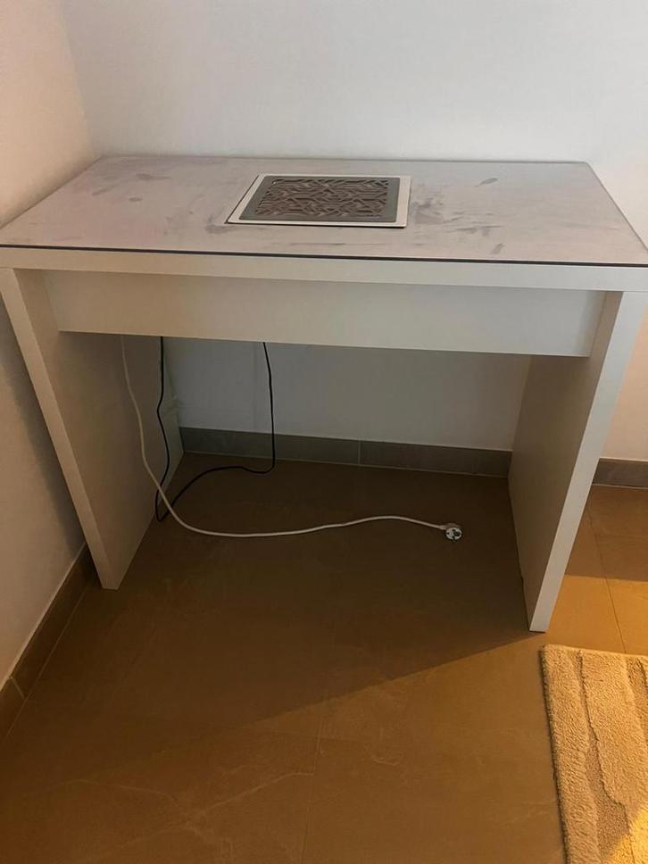 Nageltafel, Maison & Meubles, Bureaux, Utilisé, Enlèvement