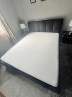 Tweepersoonsbed met matras, Huis en Inrichting, Slaapkamer | Boxsprings, 160 cm, Overige maten, Bruin, Zo goed als nieuw
