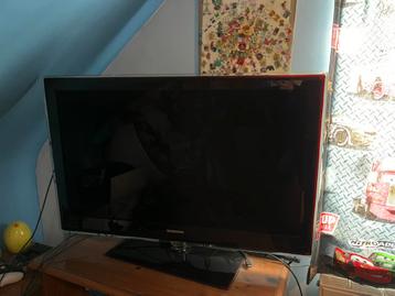 Television Samsung LCD à rétroéclairage LED, 102 cm (40") beschikbaar voor biedingen