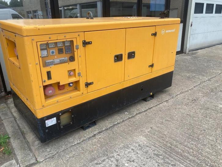 Generator inmesol 40 kva, Zakelijke goederen, Machines en Bouw | Aggregaten, Ophalen