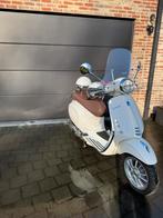 Vespa Primavera 50cc 4T – als nieuw, Bianco Innocente, Fietsen en Brommers, Ophalen, Benzine, 50 cc, Klasse B (45 km/u)