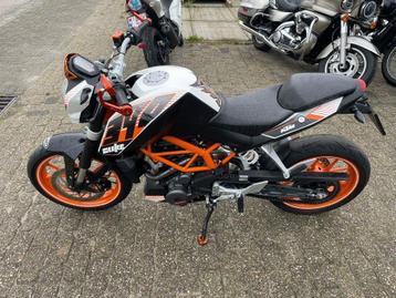 KTM	Duke 390	 beschikbaar voor biedingen