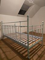 lichtblauw metalen bed met lattenbodem, Huis en Inrichting, Slaapkamer | Bedden, Ophalen, 90 cm, Eenpersoons, Blauw