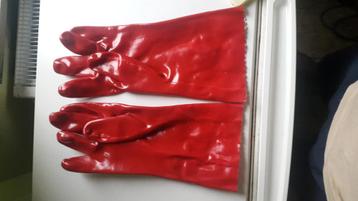 Gants rouges lourds  beschikbaar voor biedingen