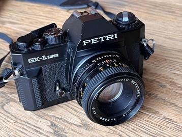 Petri GX1 Super avec objectif Revuenon 50 mm f/1,9