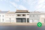 Woning met appartement te koop in het centrum van Eernegem, Immo, 319 m², 1000 tot 1500 m², 410 kWh/m²/jaar, Tussenwoning