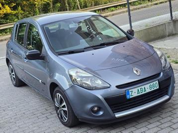 RENAULT CLIO TOMTOM 1.5 DCI 2011 AIRCO/NAVI/1PROPRIÉTAIRE, Autos, Achat, 63 kW, Entreprise, Boîte manuelle