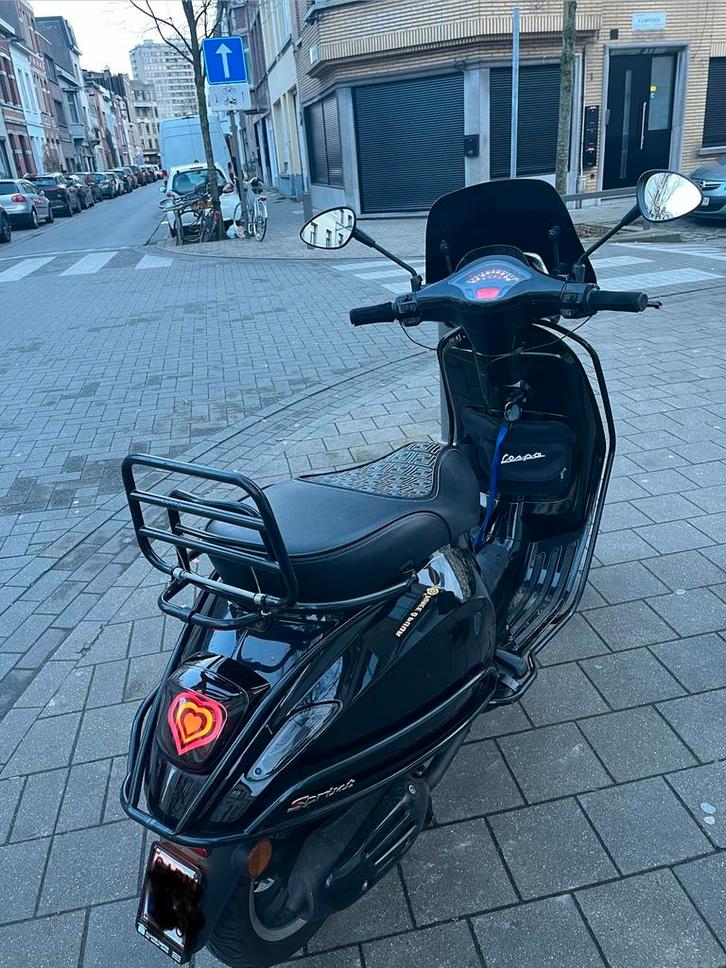 Vespa sprint a klasse 2021, Fietsen en Brommers, Scooters | Vespa, Zo goed als nieuw, Ophalen