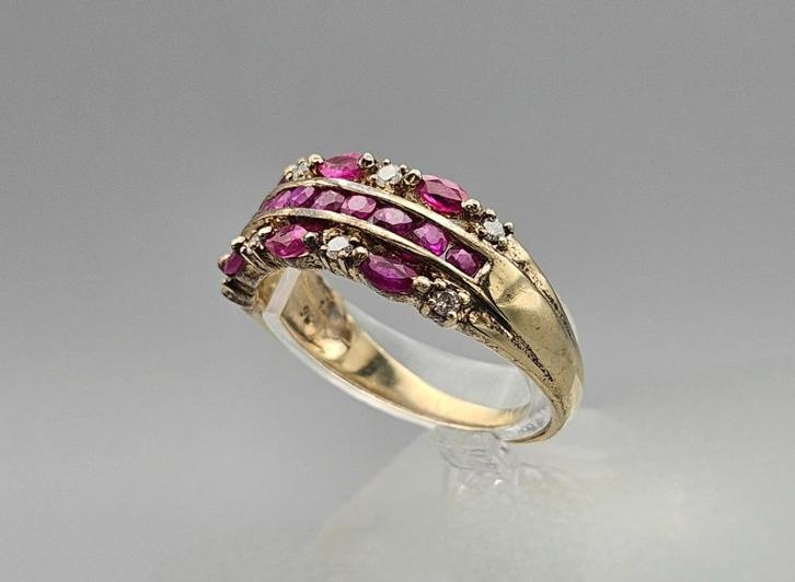Gouden Vintage ring  edelsteen robijn en diamant. 2024/254., Handtassen en Accessoires, Ringen, Zo goed als nieuw, Dame of Heer