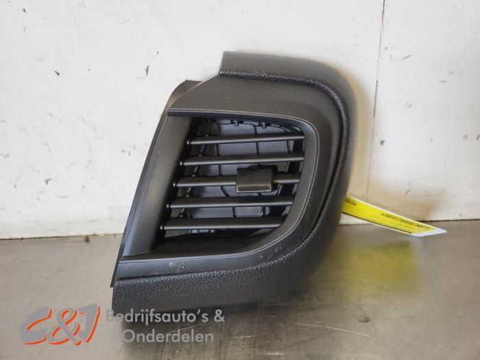 Grille aération tableau de bord d'un Fiat Scudo, Autos : Pièces & Accessoires, Tableau de bord & Interrupteurs, Fiat, Utilisé