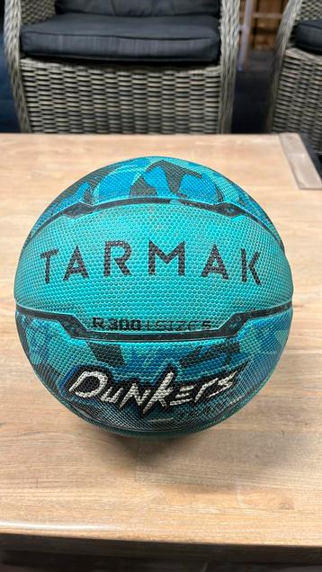 Blauwe basketbal, dunkers team beschikbaar voor biedingen