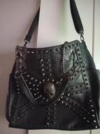 Lederen tas skull/studs, Handtassen en Accessoires, Tassen | Damestassen, Ophalen, Zo goed als nieuw, Handtas