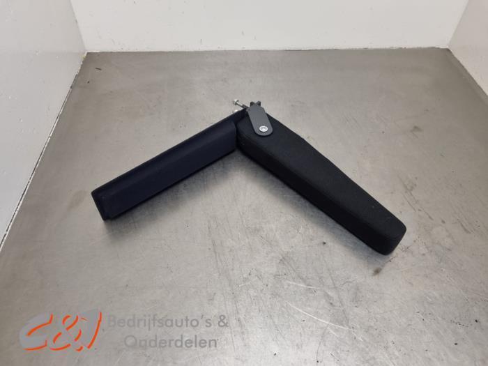 Accoudoir d'un Opel Vivaro, Autos : Pièces & Accessoires, Habitacle & Garnissage, Opel, Utilisé, 3 mois de garantie, Enlèvement ou Envoi