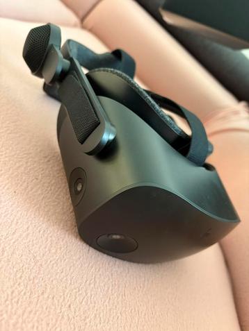VR bril + 2 controllers (HP Reverb G2) beschikbaar voor biedingen