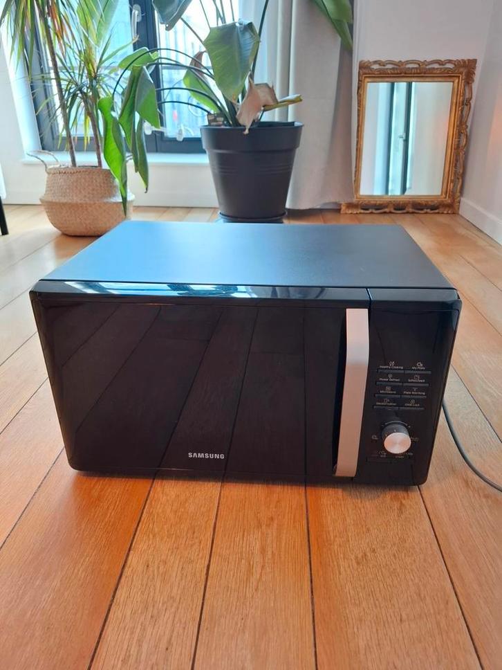 Mooie zwarte Samsung microgolf magnetron, Elektronische apparatuur, Microgolfovens, Zo goed als nieuw, Microgolfoven, Ophalen