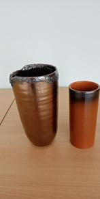 2 vases teint brun en faïence de forme cylindrique, Comme neuf, Pierre, Moins de 50 cm, Autres couleurs