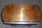 Kleine ronde opvouwbare houten tafel, Ophalen