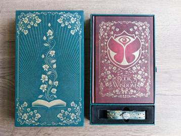 2xTomorrowland 2019 box, The Book of Wisdom, ZONDER bracelet, Enlèvement ou Envoi, Comme neuf, Livre, Revue ou Article